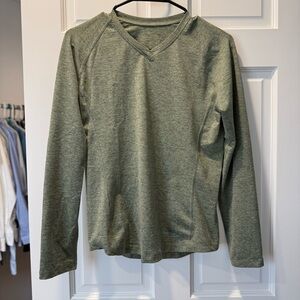 Saucony Women’s Grey Long Sleeve V-Neck Active Shirt